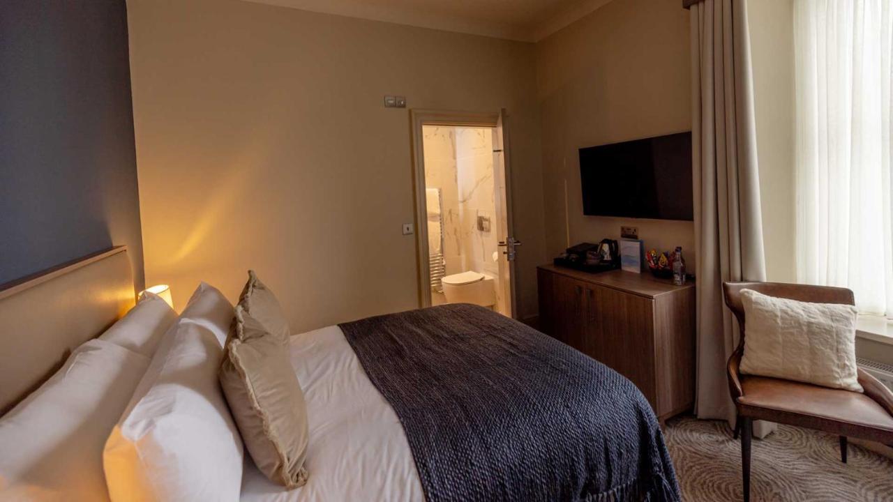 Brisbane House Hotel Largs Exterior photo